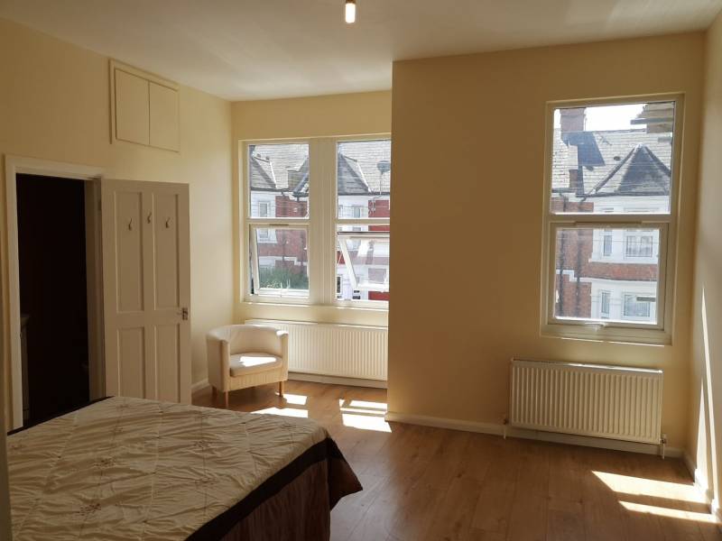 Room To Let to rent in , London, NW10