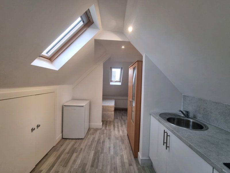 Flat to rent in , London, W12