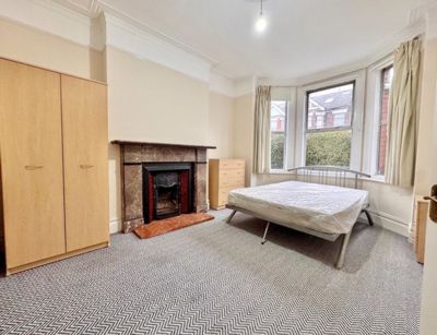 2 Bedroom Flat to rent in Temple Road, Cricklewood, London, NW2