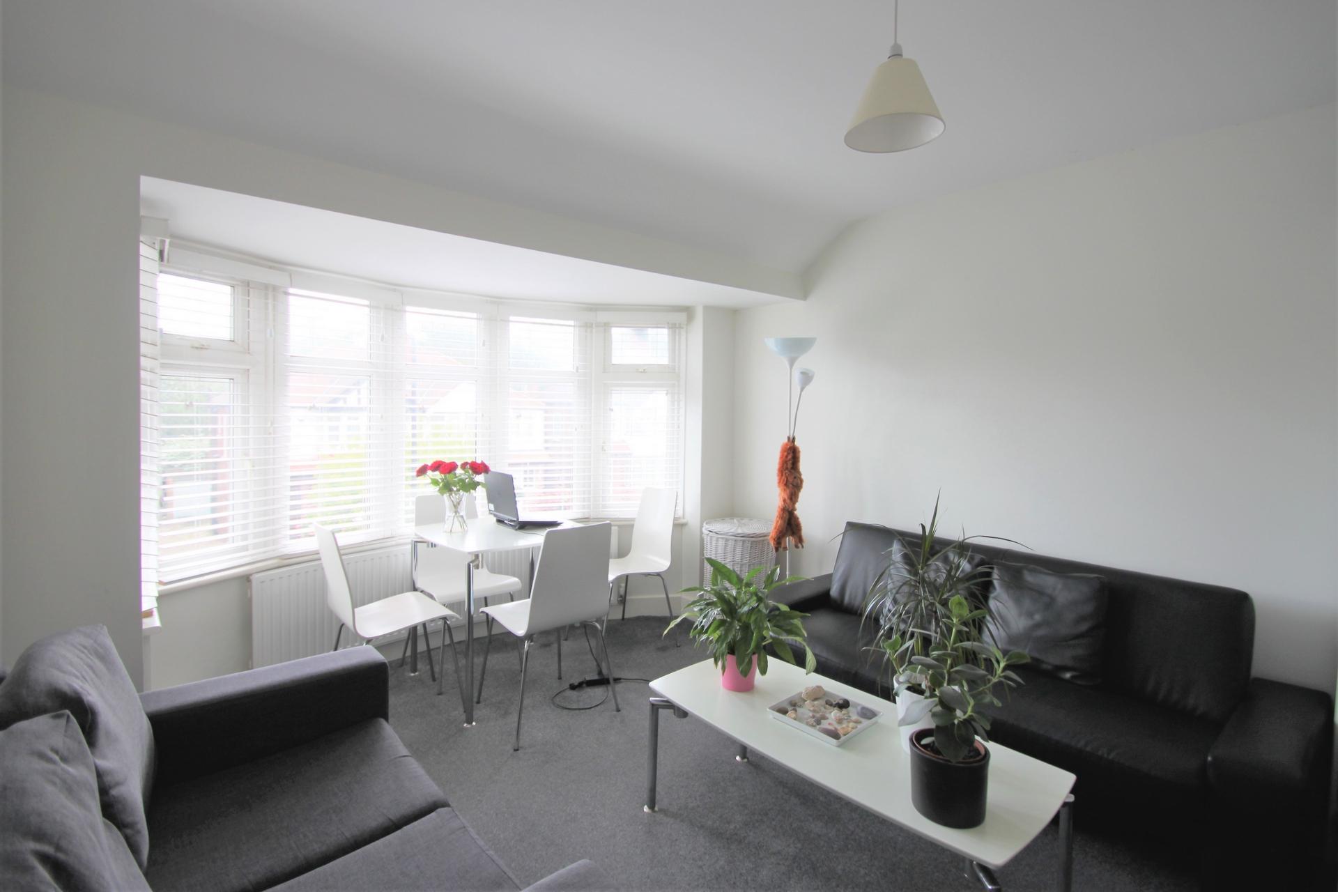 1 Bedroom Flat to rent in Park Royal, London, NW10