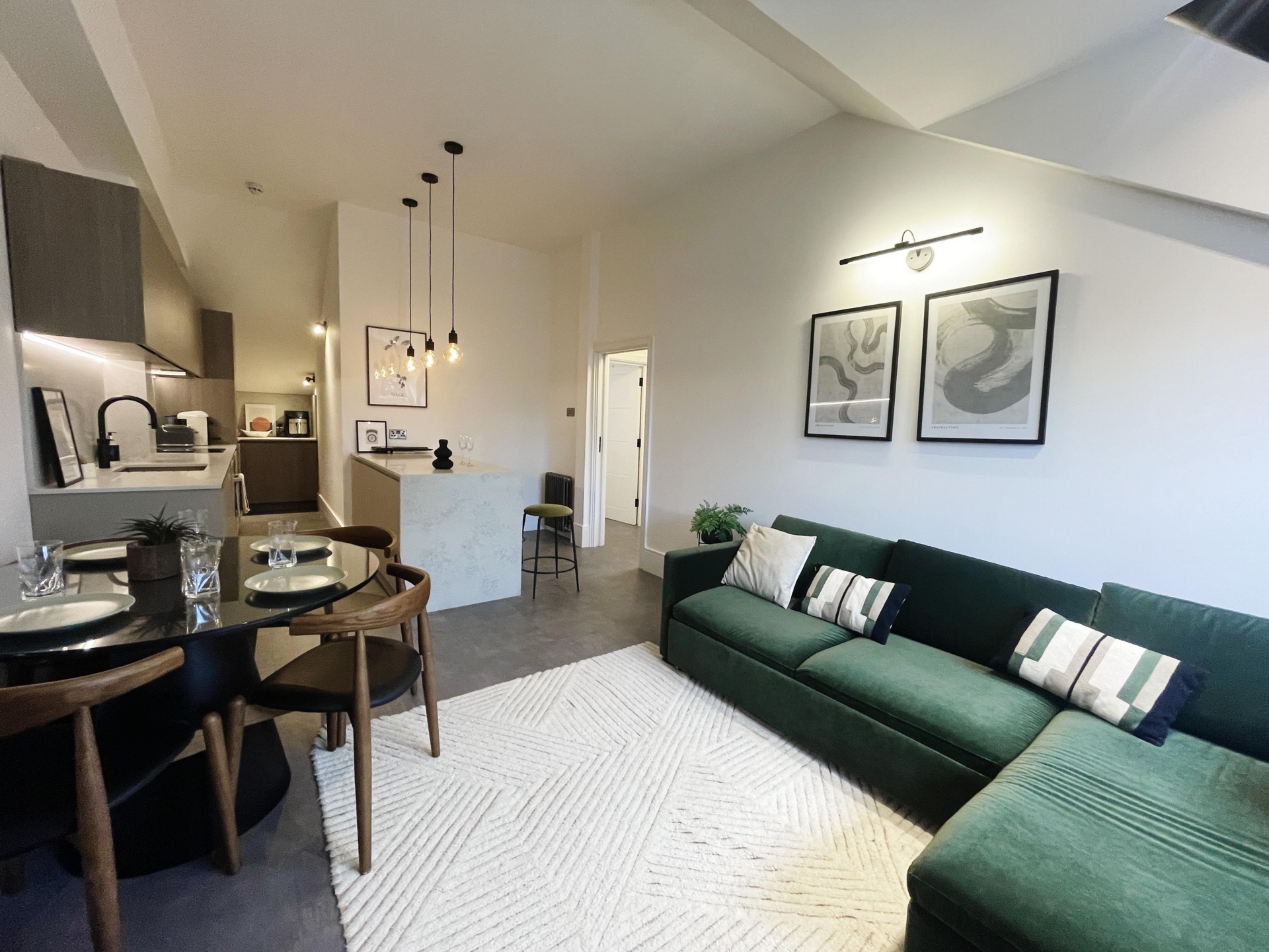 2 Bedroom Flat to rent in Queens Park, London, NW6