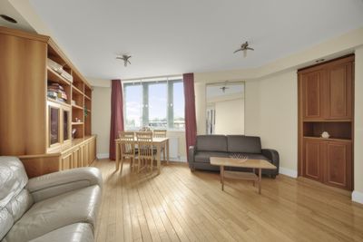 2 Bedroom Apartment to rent in Shoot Up Hill, Kilburn, London, NW2