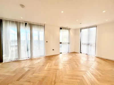 3 Bedroom Apartment to rent in Oberman Road, Dollis Hill, London, NW10