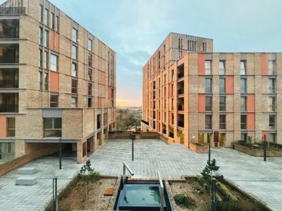 3 Bedroom Apartment to rent in Oberman Road, Dollis Hill, London, NW10