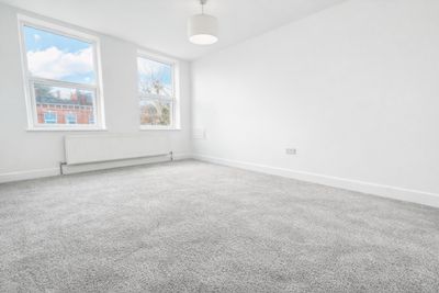 2 Bedroom Flat to rent in Cricklewood Broadway, Cricklewood, London, NW2