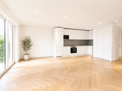 2 Bedroom Apartment to rent in Oberman Road, Dollis Hill, London, NW10