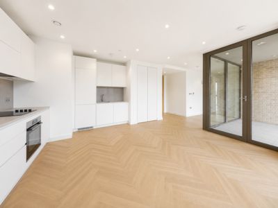 2 Bedroom Apartment to rent in Oberman Road, Dollis Hill, London, NW10