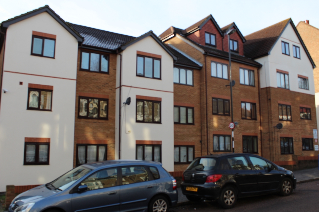 1 Bedroom Flat to rent in South Norwood, London, SE25