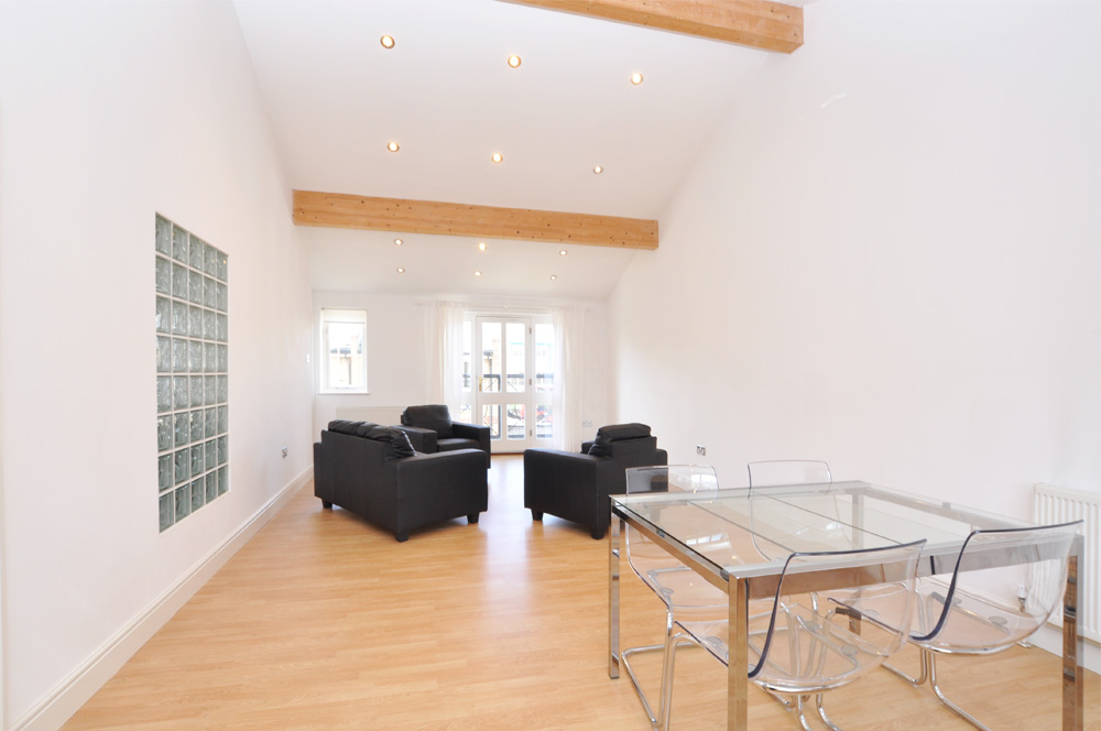 2 Bedroom House to rent in Surrey Quays, London, SE8