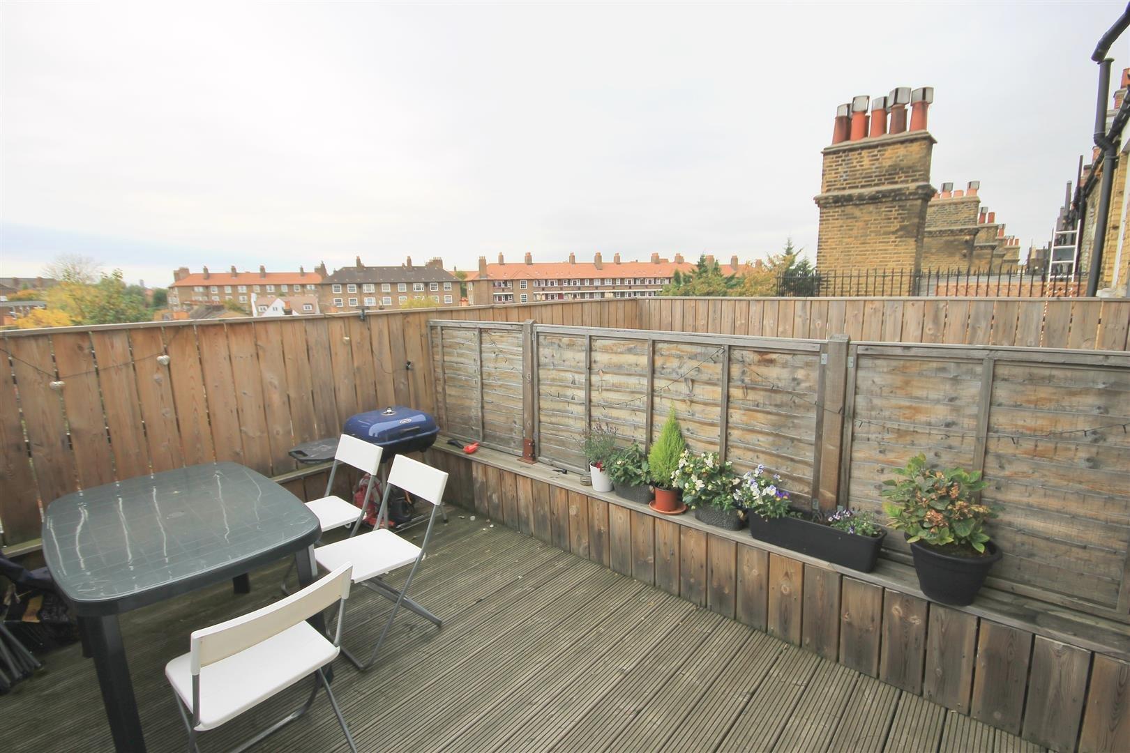 2 Bedroom House to rent in , London, SE15