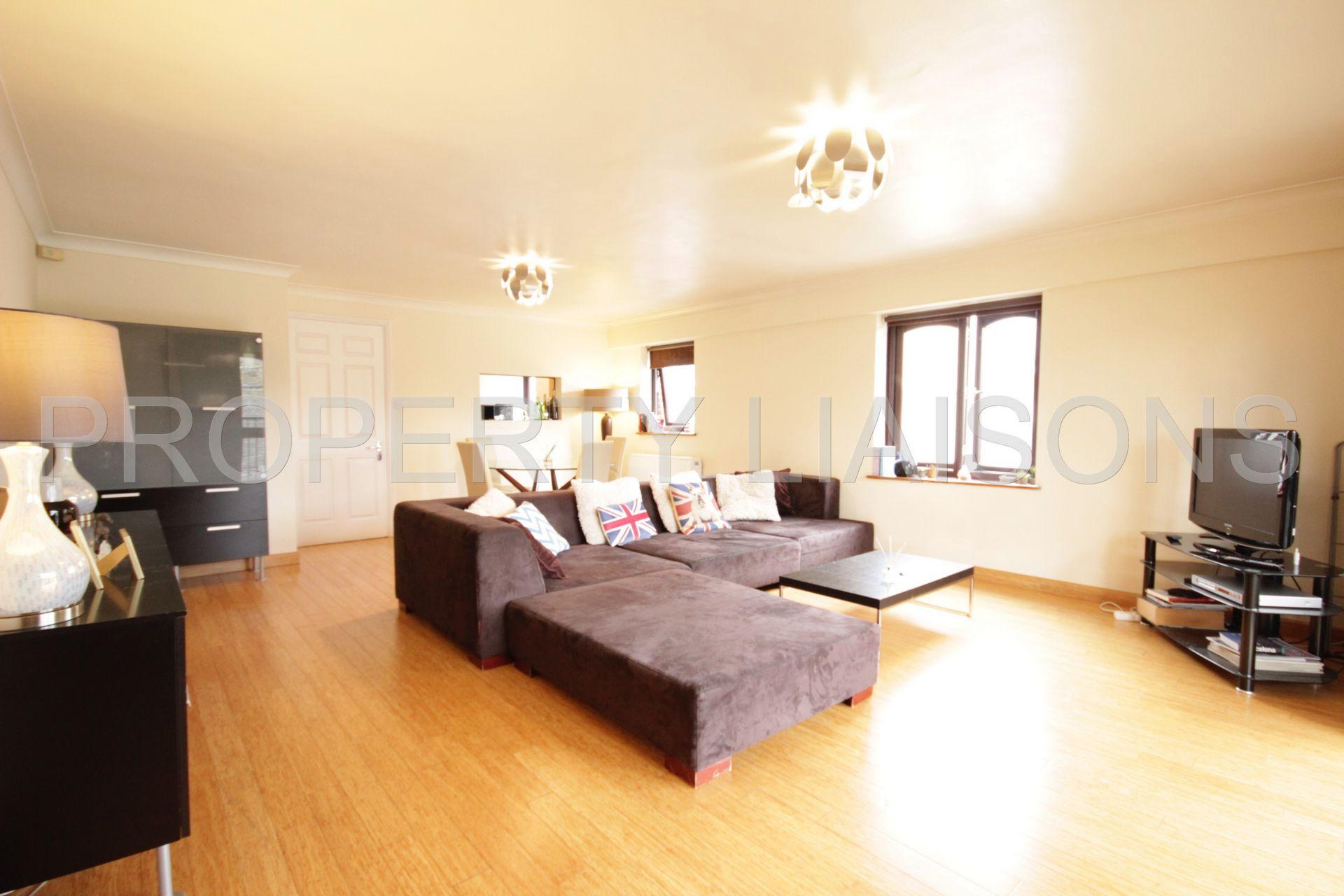 2 Bedroom Apartment to rent in , London, E1