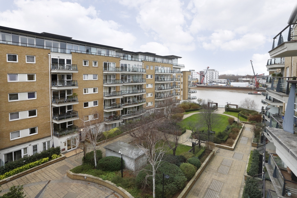 2 Bedroom Apartment to rent in Wandsworth, London, SW18