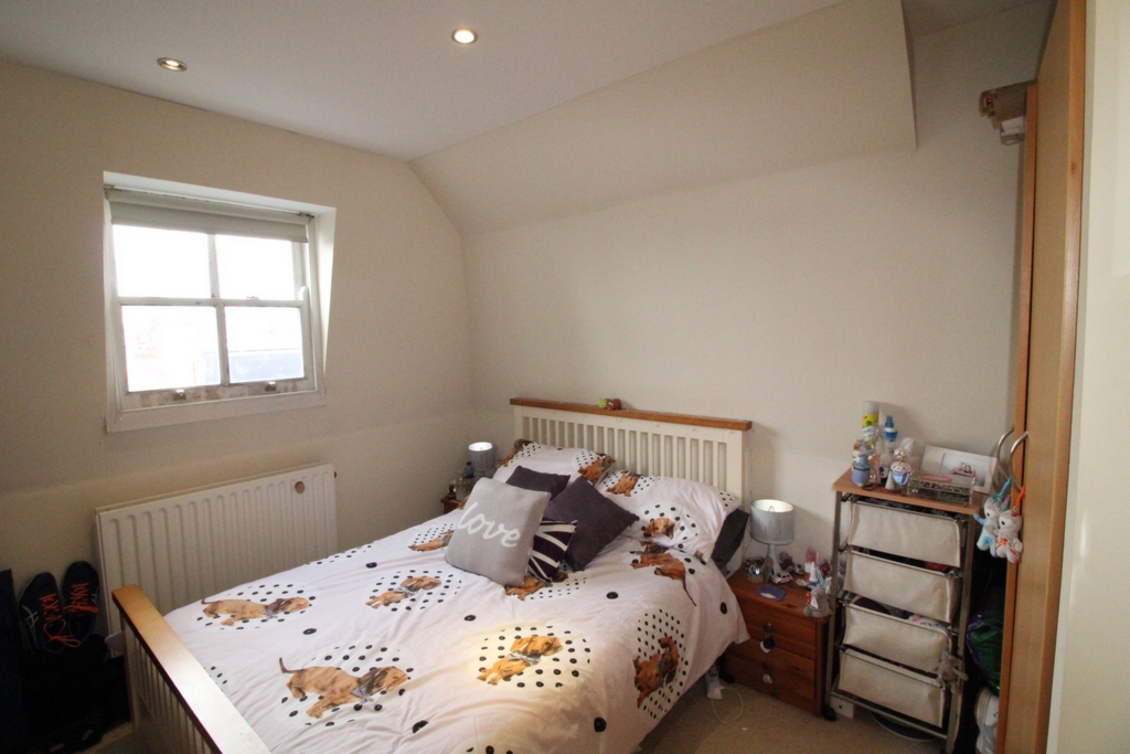 1 Bedroom Maisonette to rent in Wandsworth, London, SW18