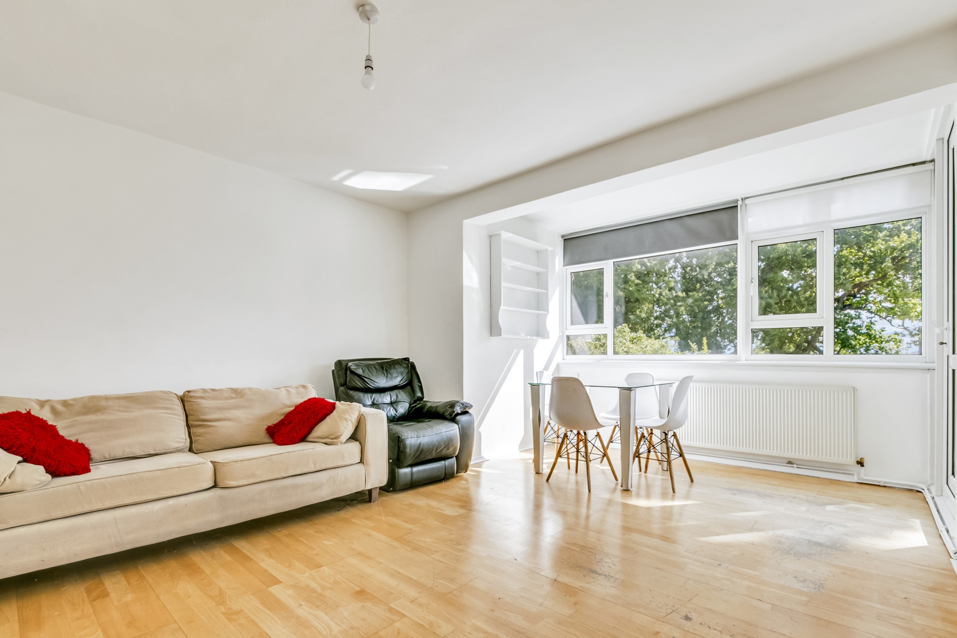 3 Bedroom Apartment to rent in Weydown Close, London, SW19