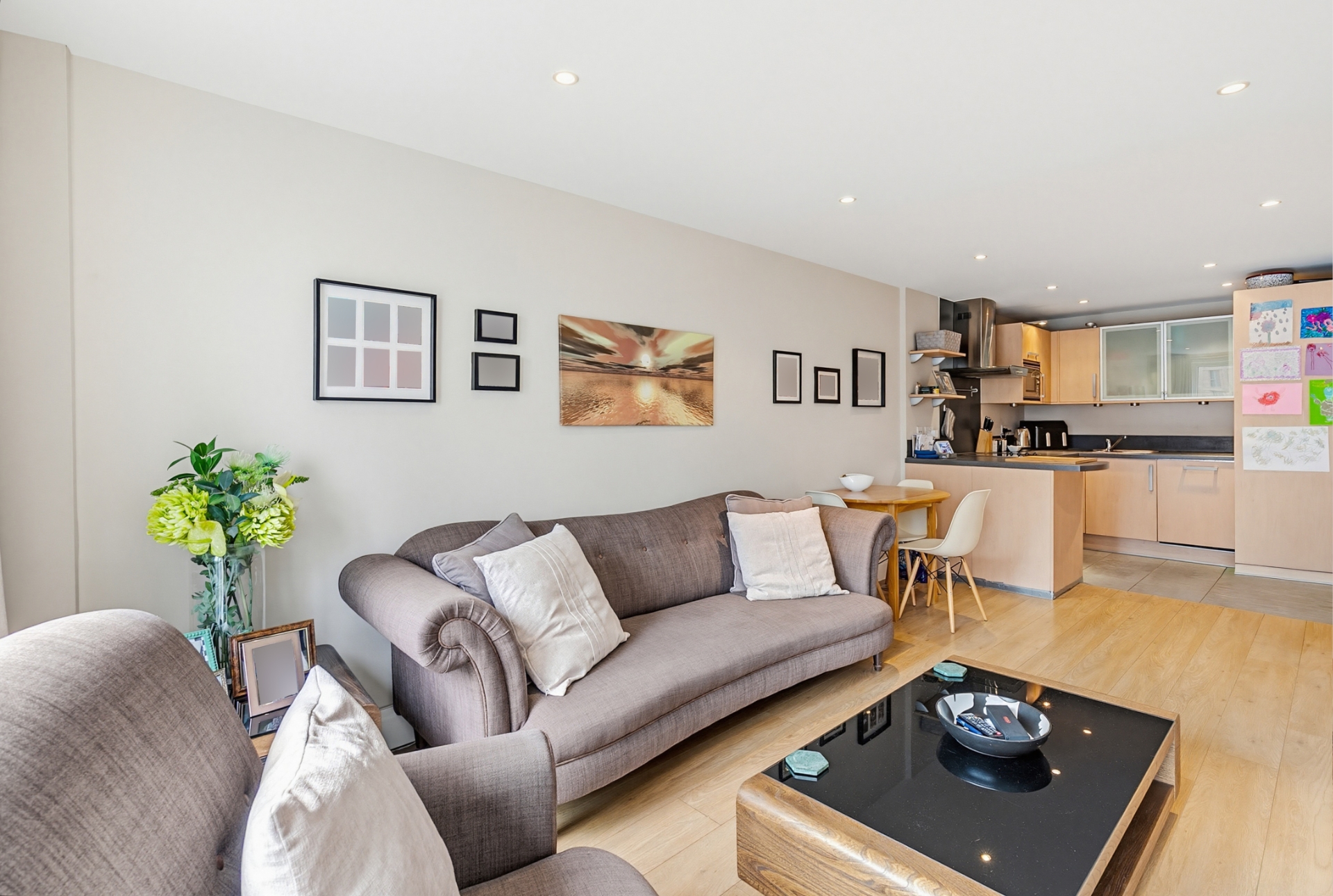 2 Bedroom Flat to rent in Smugglers Way, London, SW18