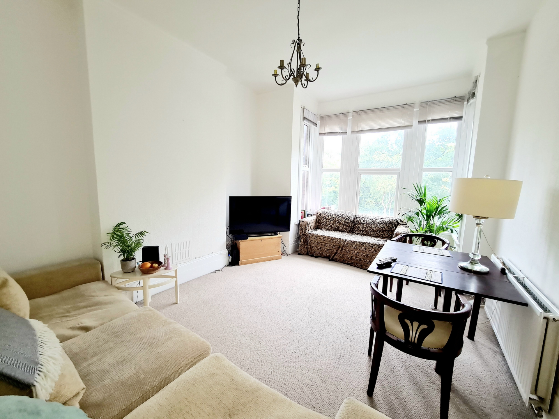 2 Bedroom Apartment to rent in Highgate, London, N6