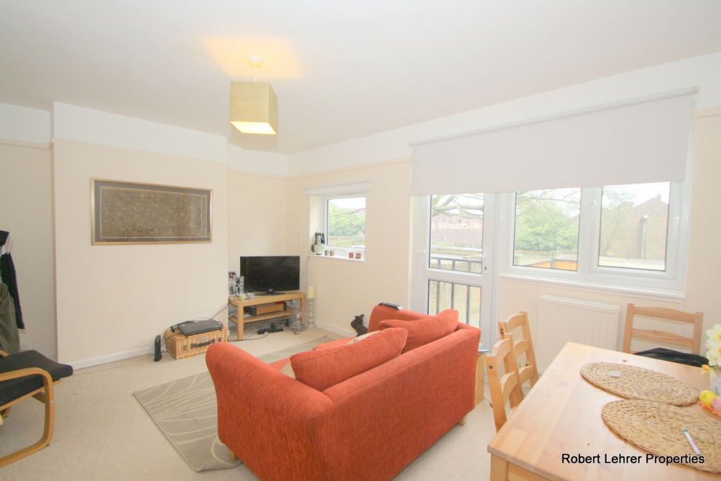 2 Bedroom Flat to rent in East Finchley, London, N2