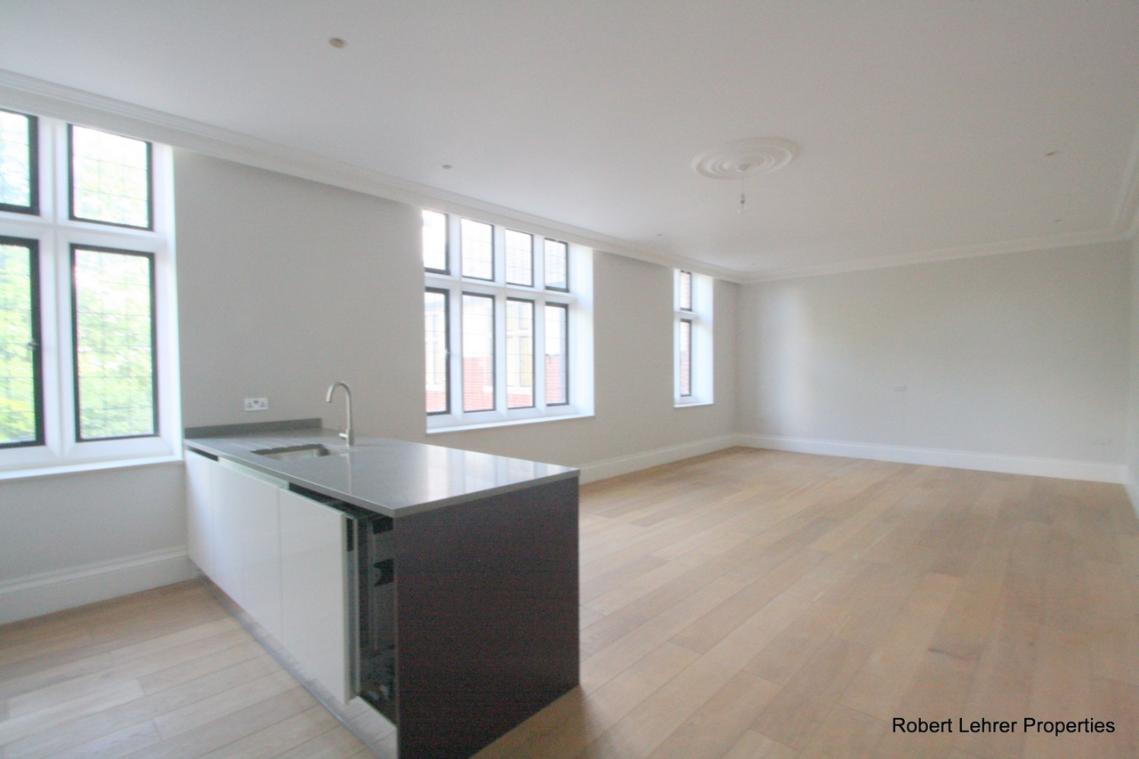 3 Bedroom Flat to rent in Mill Hill, London, NW7