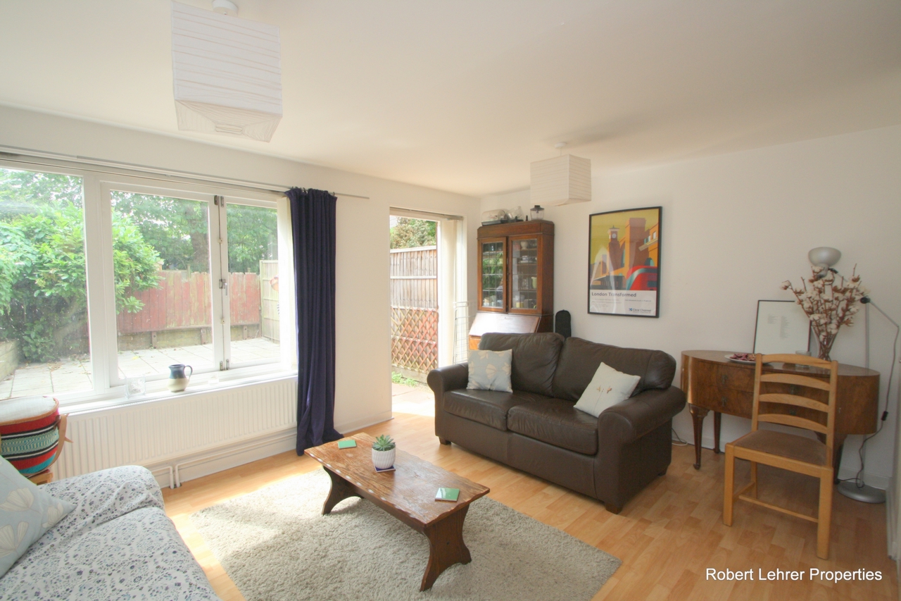 3 Bedroom House to rent in Dartmouth Park, London, N19