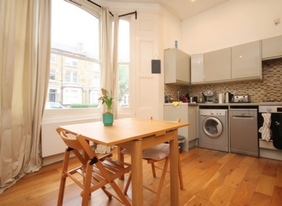 3 Bedroom Flat to rent in Freegrove Road, Islington, London, N7