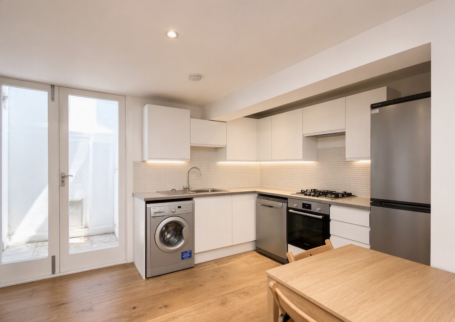 2 Bedroom Flat to rent in Murray Street, Camden, London, NW1
