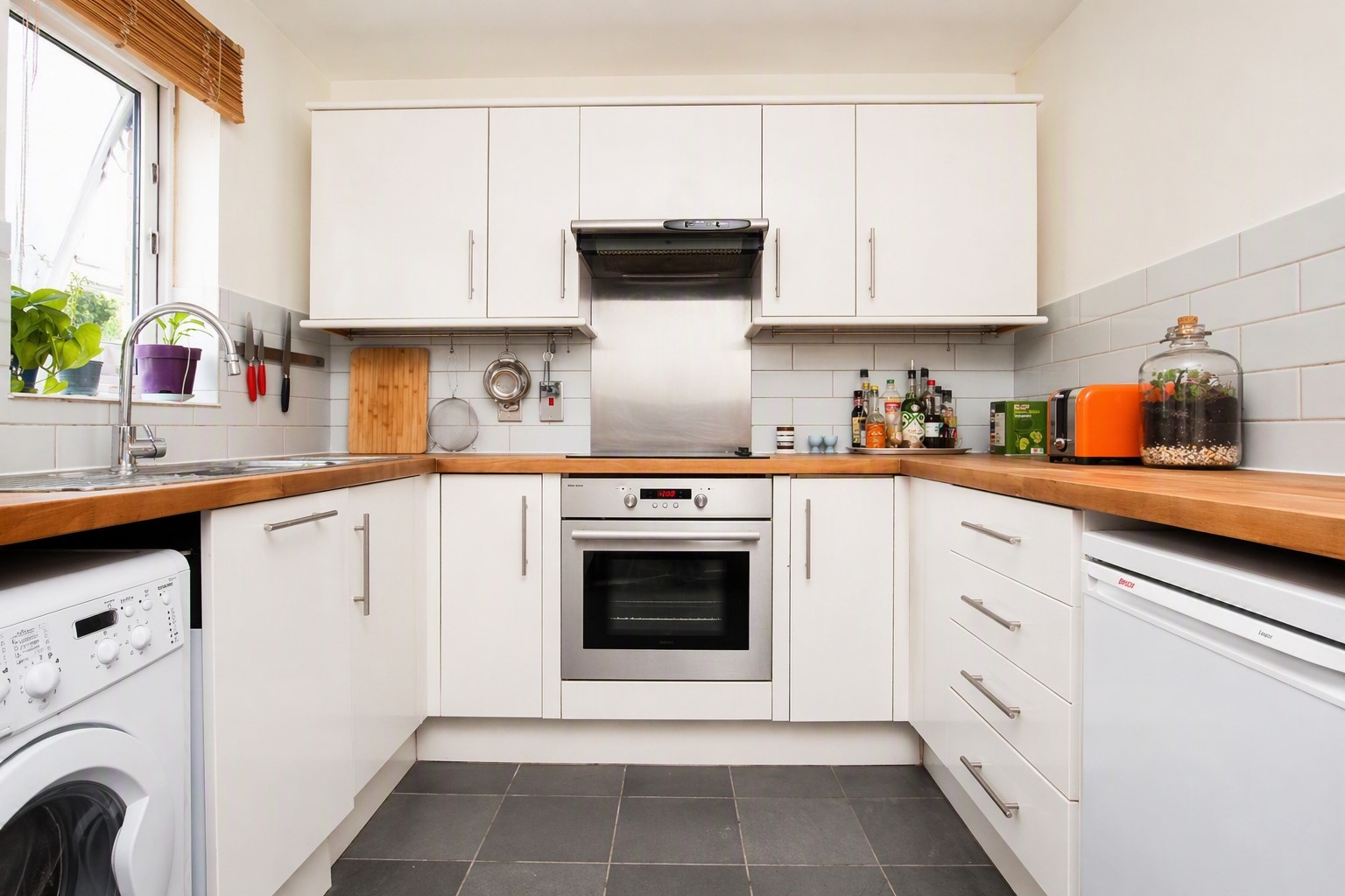 1 Bedroom Flat to rent in Castlehaven Road, Camden, London, NW1