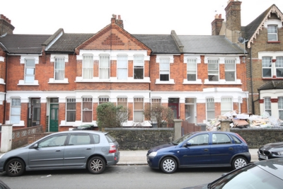 4 Bedroom House to rent in Crowland Road, Stamford Hill, London, N15