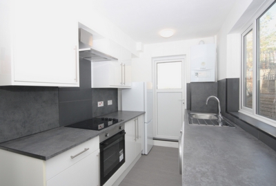 5 Bedroom Flat to rent in Queens Crescent, Chalk Farm, London, NW5