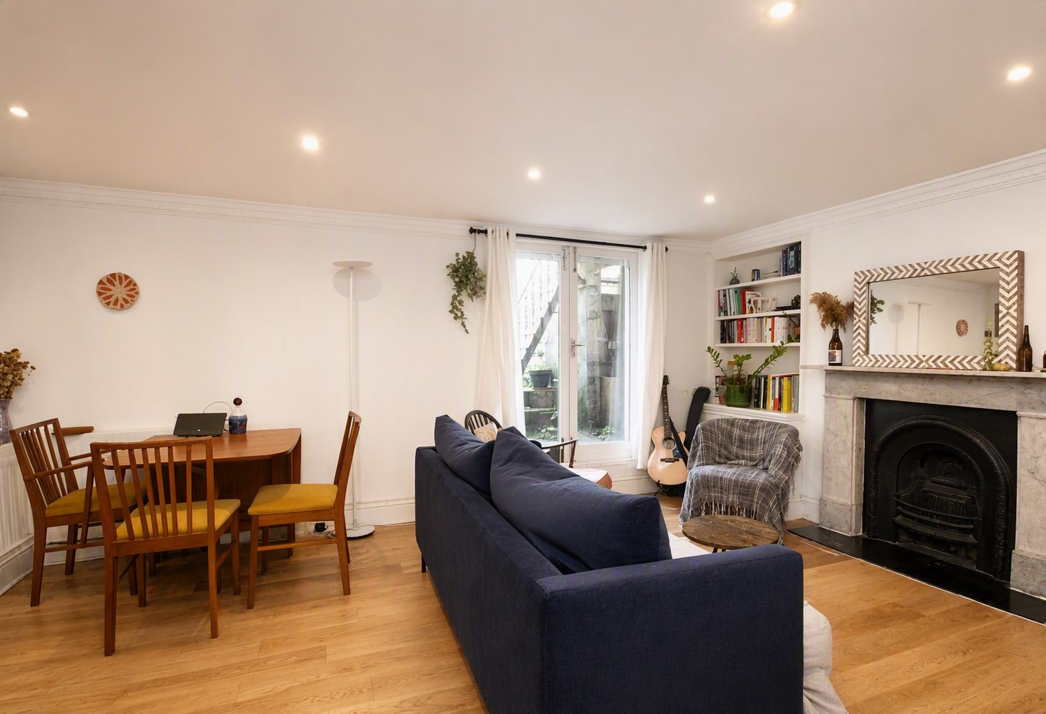 2 Bedroom Flat to rent in Queens Drive, Finsbury Park, London, N4
