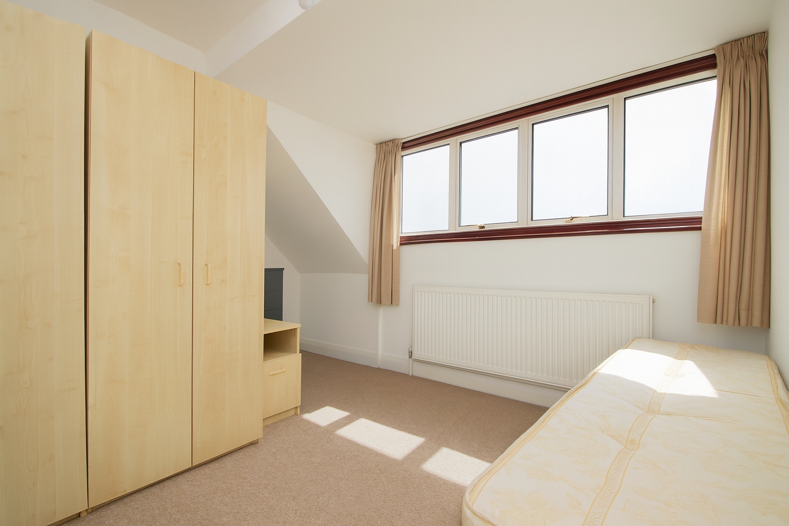 2 Bedroom Flat to rent in The Drive, Golders Green, London, NW11