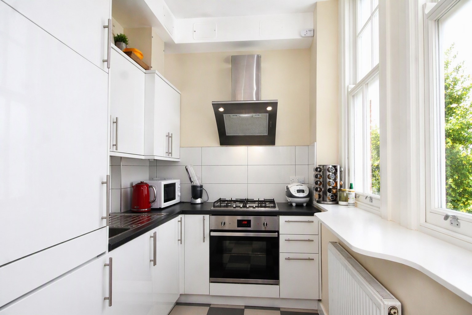 1 Bedroom Flat to rent in Royal College Street, Camden, London, NW1