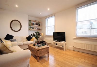 3 Bedroom Flat to rent in Freegrove Road, Islington, London, N7