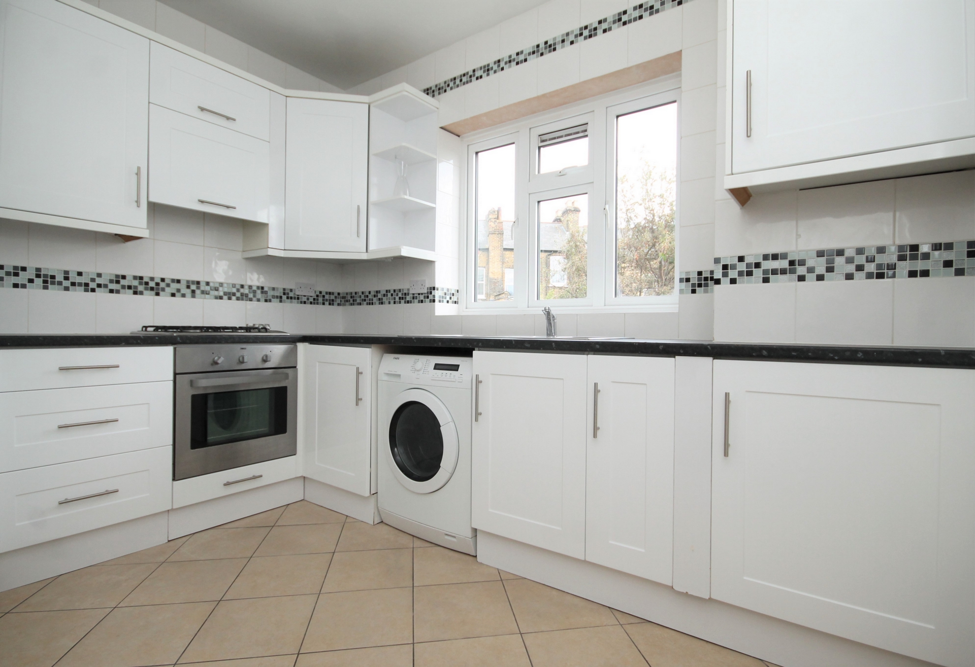 3 Bedroom Flat to rent in Kentish Town, London, NW5
