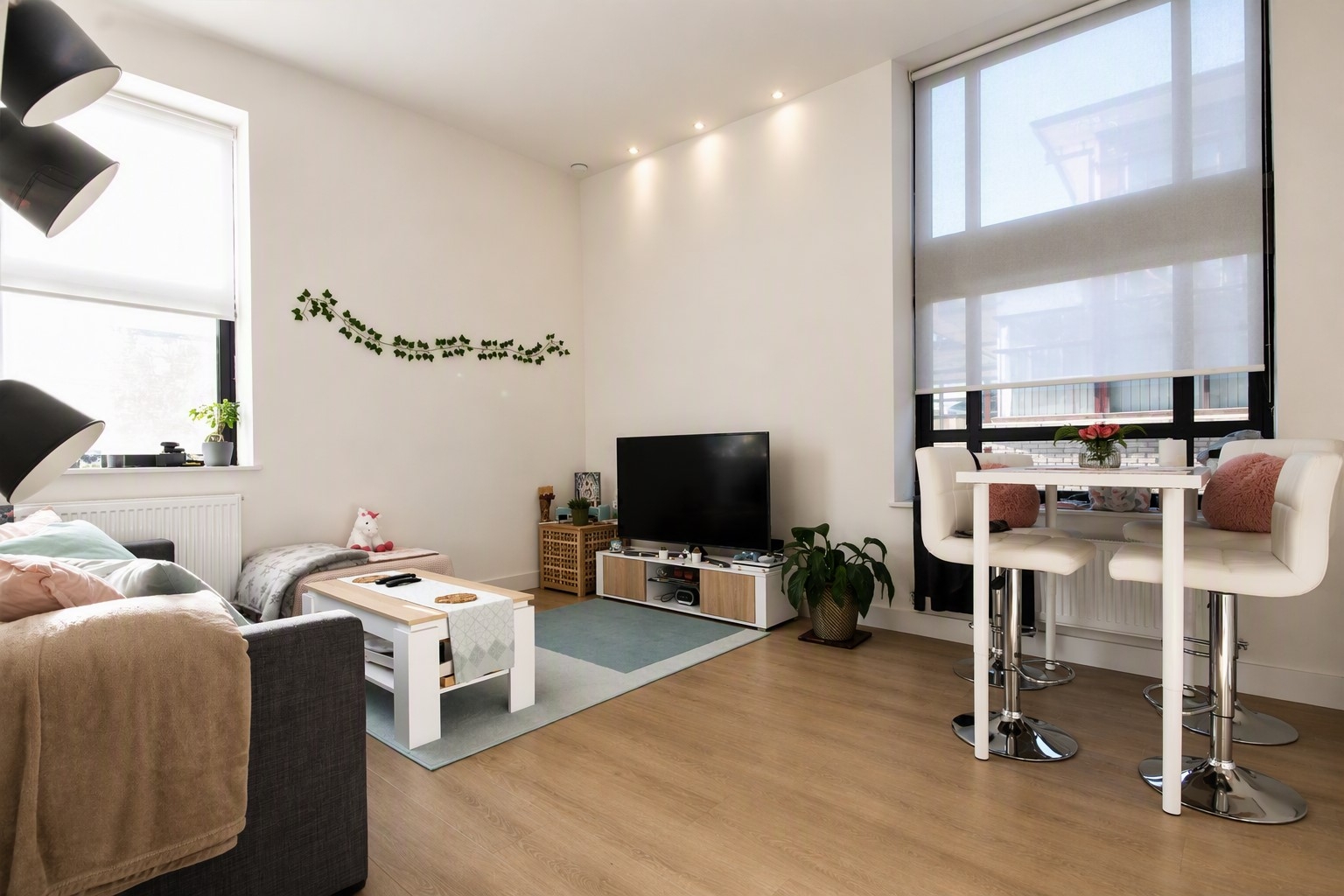 1 Bedroom Flat to rent in Mayes Road, Haringay, London, N22