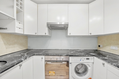 3 Bedroom Flat to rent in Camden Road, Camden Town, London, NW1