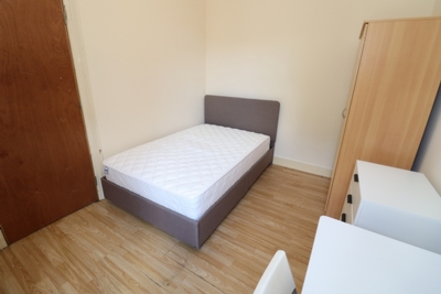 Double room - Single use to rent in Ashlin Road, Leyton, London, E15