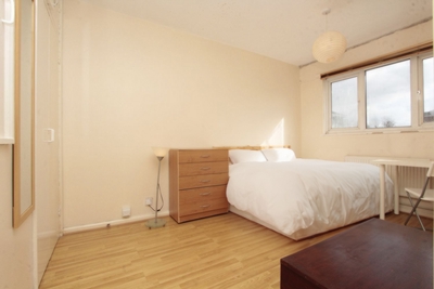 Double room - Single use to rent in Tradescant House, Frampton Park Road, Hackney, London, E9