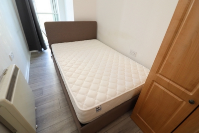 Double room - Single use to rent in 31 Millharbour, Canary Wharf, London, E14