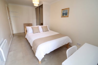Ensuite Single Room to rent in Boardwalk Place, Canary Wharf, London, E14