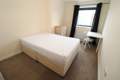 Double room - Single use to rent in Bordeaux, Luxembourg Mews, Stratford, London, E15