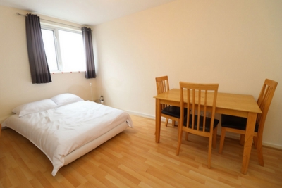 Double room - Single use to rent in Ollerton Green, Bow, London, E3