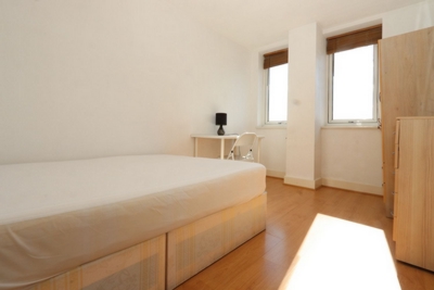Double room - Single use to rent in Skyline Plaza Building, 80 Commercial Road, Aldgate, London, E1
