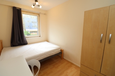 Double room - Single use to rent in Foxton House, Albert Road, King George V, London, E16