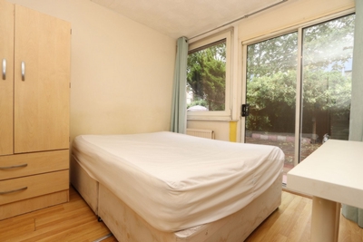 Double room - Single use to rent in Foxton House, Albert Road, King George V, London, E16