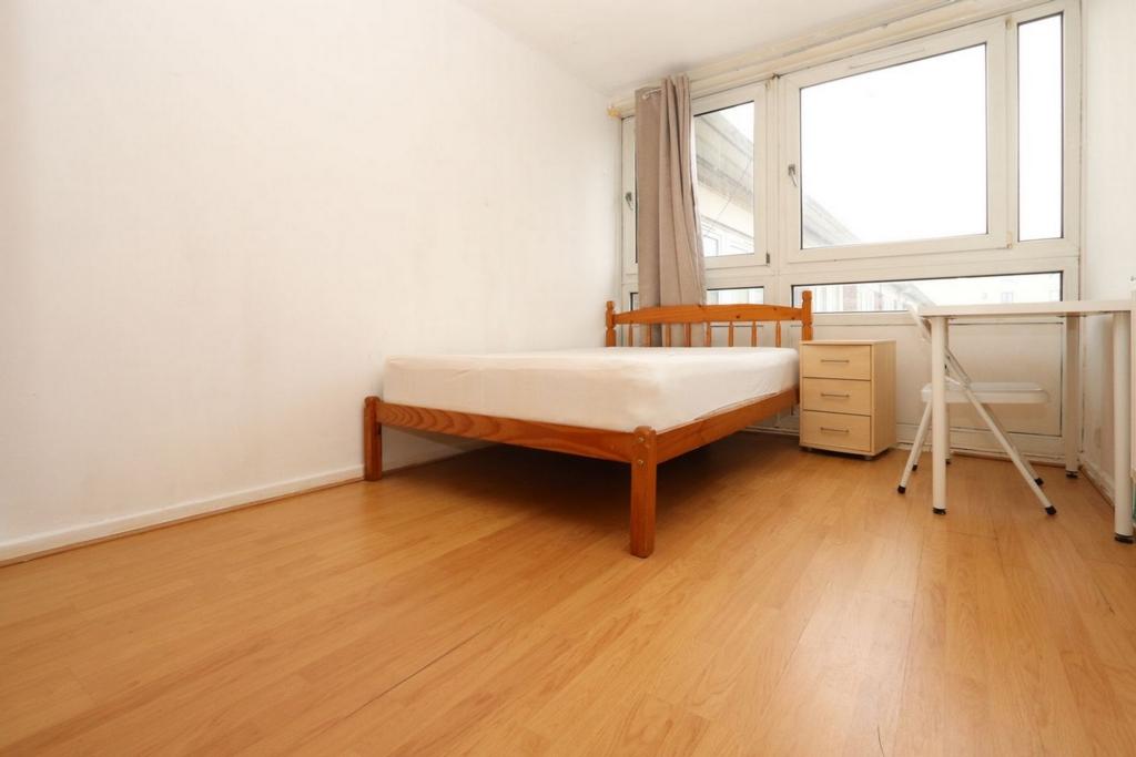 Double room - Single use to rent in Mile End, London, E3