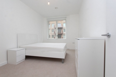 Double room - Single use to rent in Samuel Building, 9 Frobisher Yard, London City Airport,Gallions Reach, London, E16