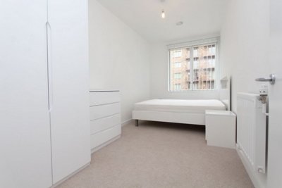 Double room - Single use to rent in Samuel Building, 9 Frobisher Yard, London City Airport,Gallions Reach, London, E16