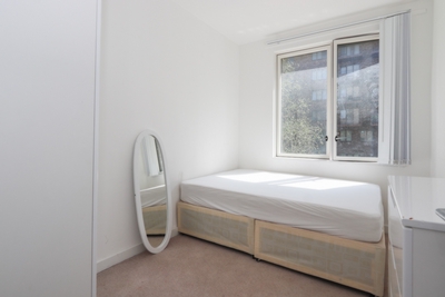 Double room - Single use to rent in Frobisher Yard, London City Airport,Gallions Reach, London, E16