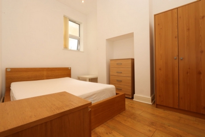 Double room - Single use to rent in Mellish Street, Crossharbour,South Quay, London, E14
