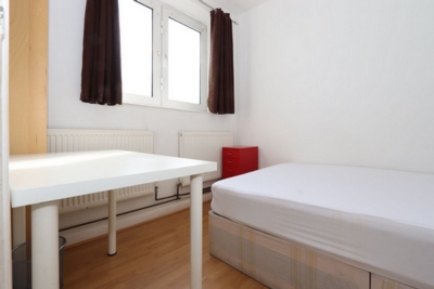 Double room - Single use to rent in Stapleton House. Ellsworth Street, Bethnal Green, London, E2